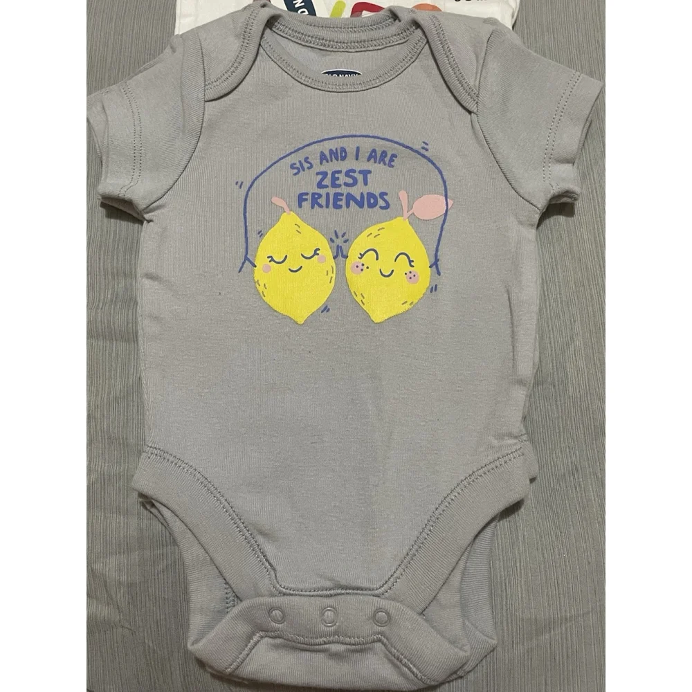 2 Sets Old Navy 0-3 Months Bodysuits Twin Girls